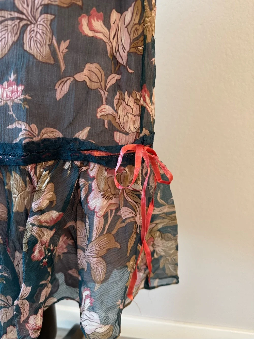 Anthropologie Odille 100% Silk Floral Ruffle Mini Skirt Blue Pink Size 10